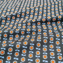 Load image into Gallery viewer, Ruby Star 100% Cotton, Meadow Star Daisies- 1/4 metre