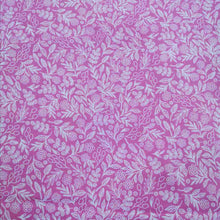 Load image into Gallery viewer, 100% Cotton, Cotton and Steel, Garden and Globe - Floral Toss - 1/4 metre