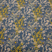 Load image into Gallery viewer, Flat lay of 100% Cotton by Devonstone, Aussie Backyard Flannel Flowers - for sale at Minerva's Bower