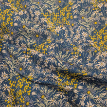 Load image into Gallery viewer, Flat drape of 100% Cotton by Devonstone, Aussie Backyard Flannel Flowers - for sale at Minerva's Bower
