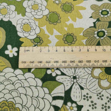 Load image into Gallery viewer, Kokka Linen Cotton, Knap Floral in Green - 1/4 metre