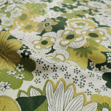 Load image into Gallery viewer, Kokka Linen Cotton, Knap Floral in Green - 1/4 metre