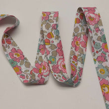 Load image into Gallery viewer, Liberty_25mm Bias_Tape Betsy Q, for sale at Minerva's Bower