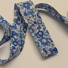 Load image into Gallery viewer, Liberty_25mm Bias_Tape Betsy Ann G, for sale at Minerva's Bower
