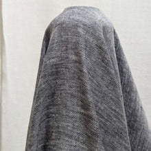 Load image into Gallery viewer, Luna Chambray yarn dyed 80% linen 20% cotton , Indigo, Drape