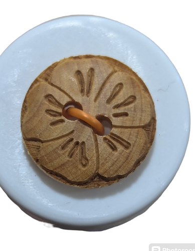 Engraved Wooden Floral Button, 14mm