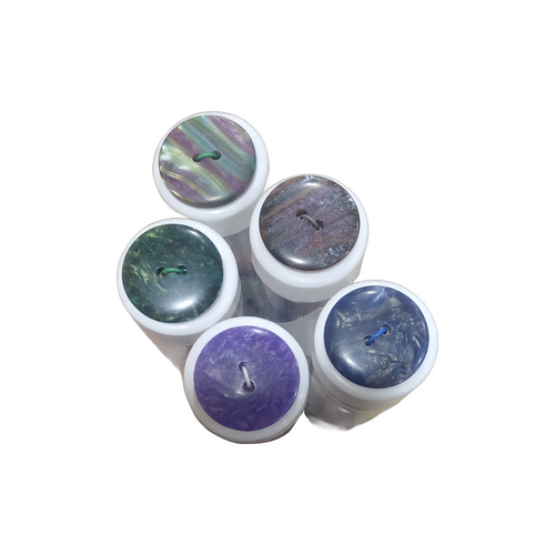 The Knitters Button, Medium