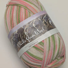 Load image into Gallery viewer, White Gum 4 ply Fingering Merino