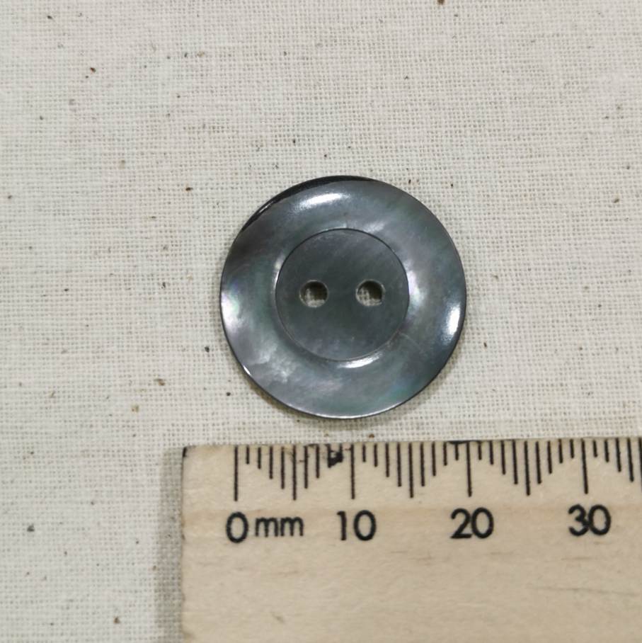 Shell Button, Grey - Large